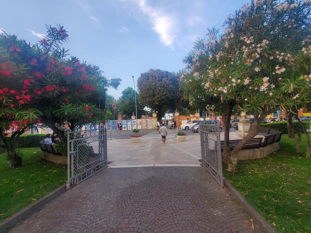 B&B Lido Apartament 10A Civitanova Marche Eksteriør bilde
